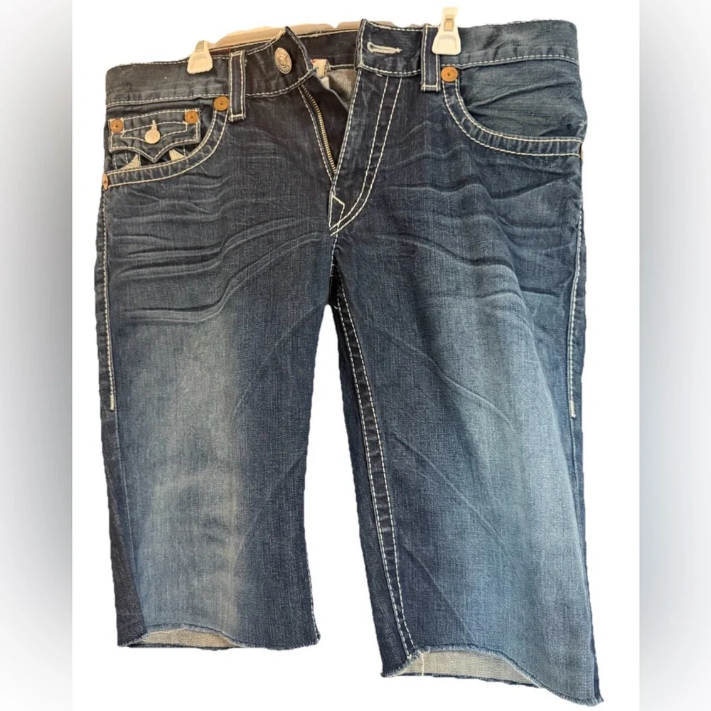 True Religion Jeans Shorts Men’s Sz 36 Flap Pockets Made In USA Distressed *Flaw